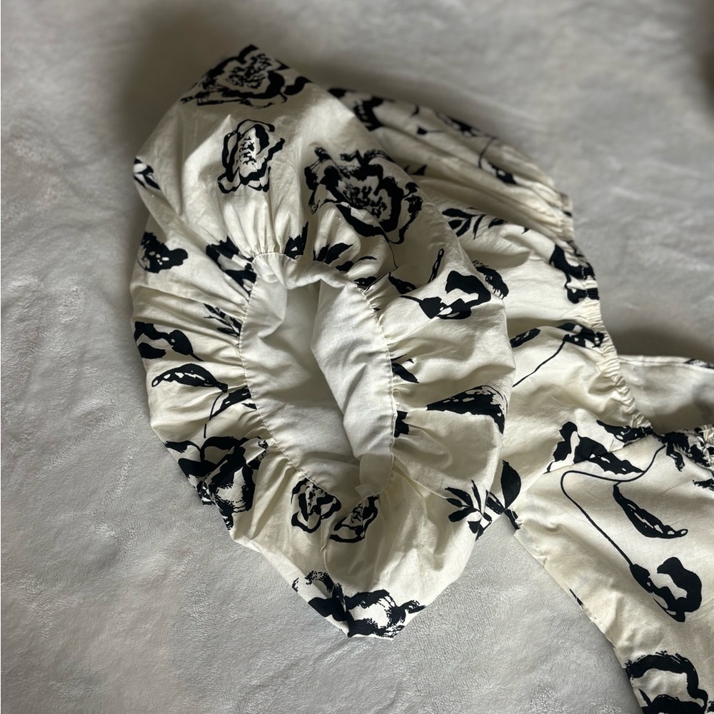 NWT Vestique Black & White Floral Puff Sleeve Babydoll Mini Romantic Dress Small - Picture 10 of 13